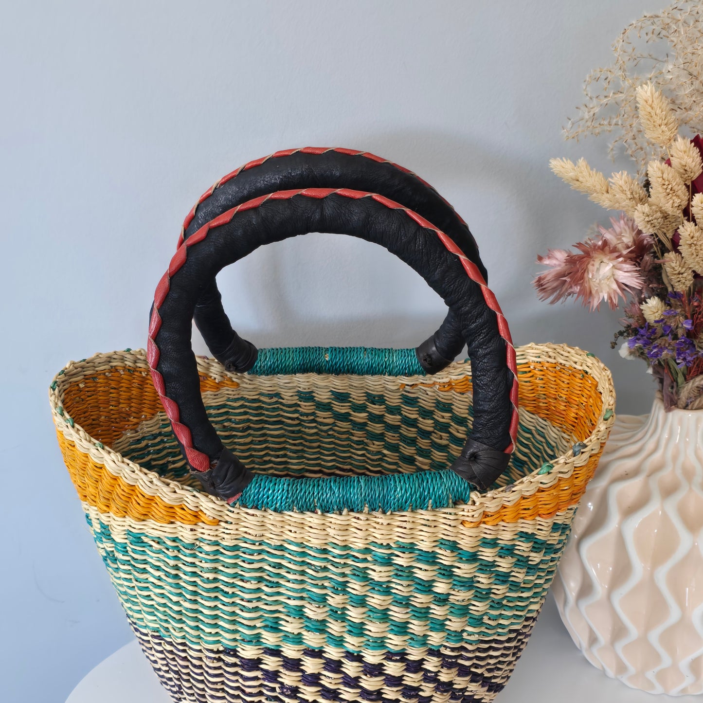 Small Bolga u basket